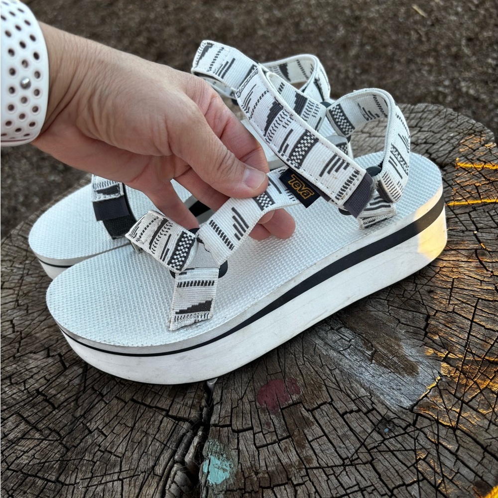 Teva | Platform - image 4